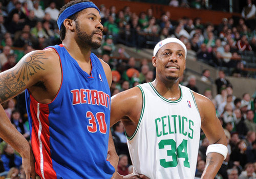 火力全开！哈登打满首节12分钟，0罚球砍下13分2助攻（哈登首节打满12分钟，零罚球轰下13分2助攻）