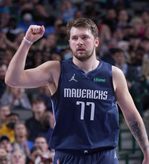 西甲：巴萨锋线爆发 3-0击败塞尔塔（西甲：巴萨火力全开 3-0完胜塞尔塔）