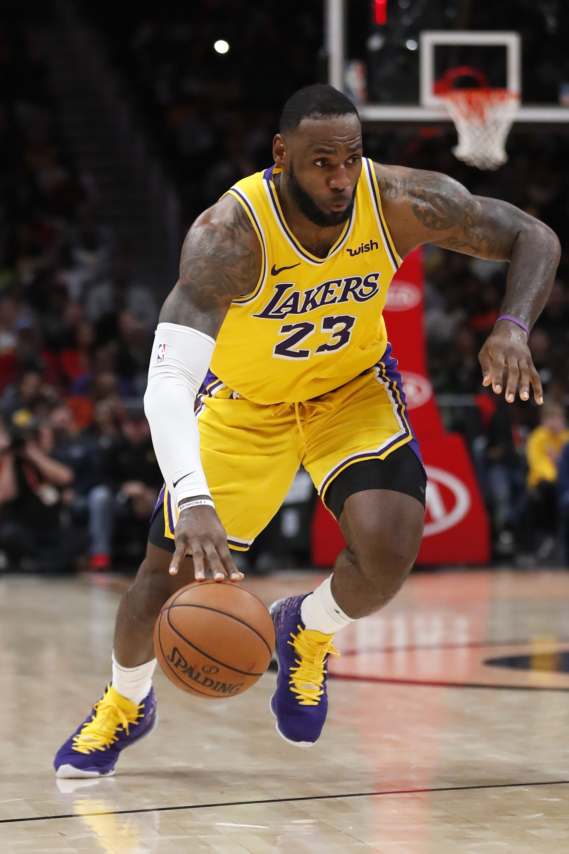 广厦男篮末节逆转战胜北京（广厦男篮末节发力逆转击败北京队）