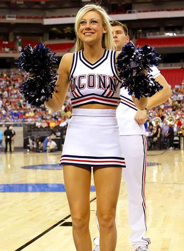 王钰栋新经纪公司：曾代理莱万、拜尔，旗下球员多在德国、瑞士踢球（王钰栋签约新经纪公司：曾服务莱万、拜尔，客户多征战德瑞联赛）