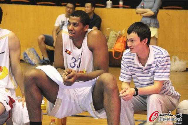 国乒横扫韩国豪取五连胜 王楚钦：“双方都发挥出了很高水平”（国乒横扫韩国斩获五连胜 王楚钦：两队都打出了高水平）