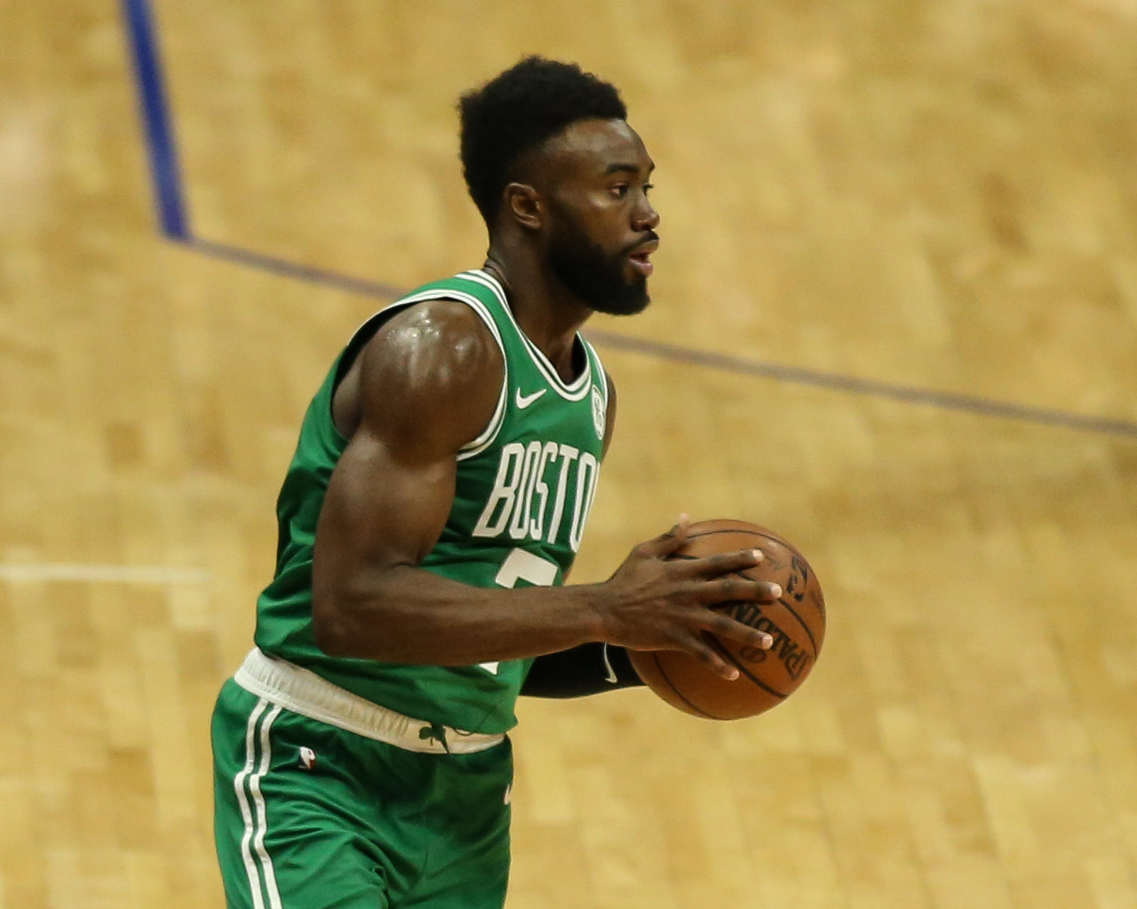 北控主场5分胜山东 新赛季首战开门红（北控主场5分险胜山东，新赛季揭幕战告捷）