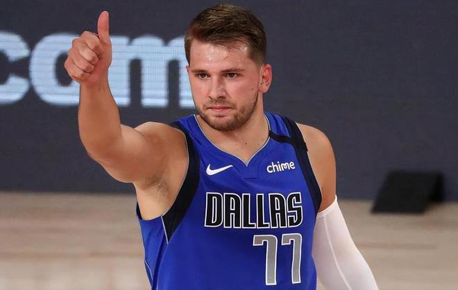 杜兰特关键补篮赢得比赛（杜兰特补篮绝杀助队取胜）