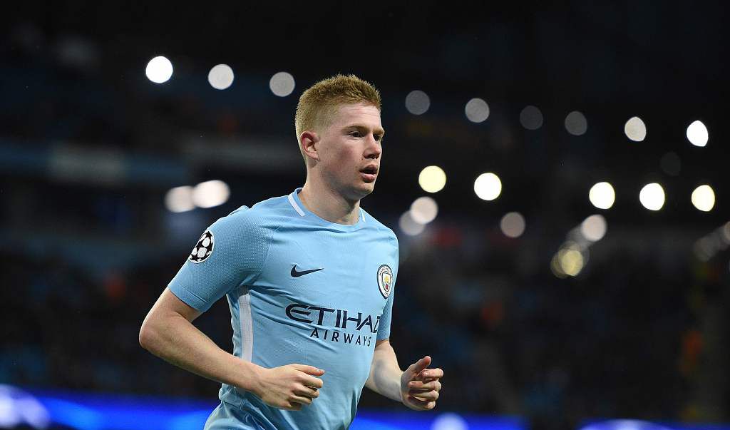 吉尔摩社媒晒照：手术成功，康复之路开始（吉尔摩晒术后照：手术顺利，康复启程）