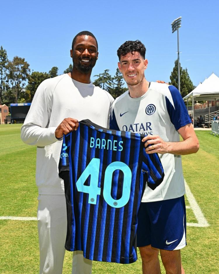 TA：利物浦冬窗签格伊可能性不大；与索博的续约谈判已开始（TA：利物浦冬窗引进格伊希望渺茫，已启动与索博的续约对话）