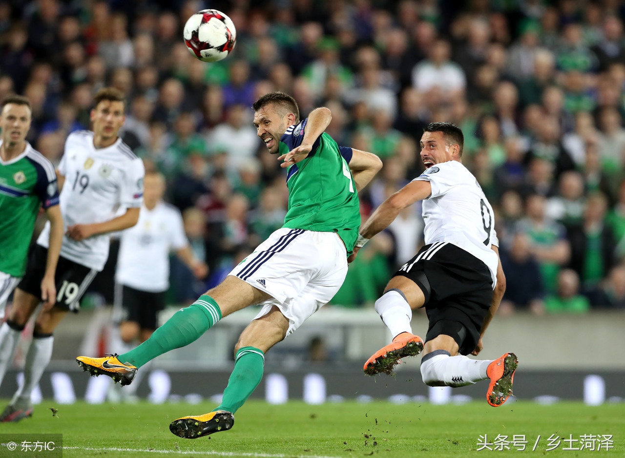 今晚会上吗？记者：姆巴佩赛前没和其他替补球员一起热身（今晚会出场吗？记者称姆巴佩赛前未与其他替补共同热身）