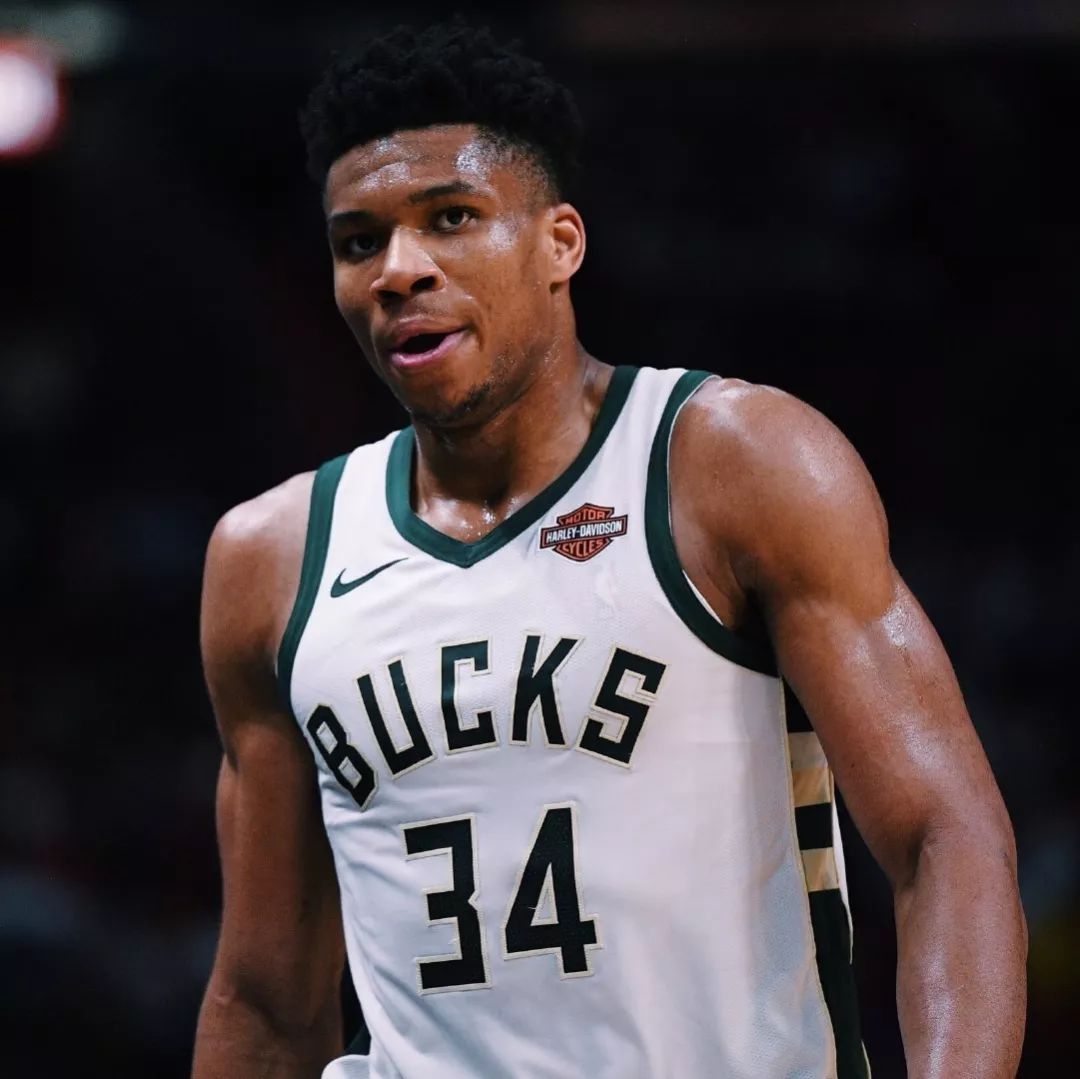 篮球勇士官方宣布签下新秀后卫（勇士队官宣签约新秀后卫）